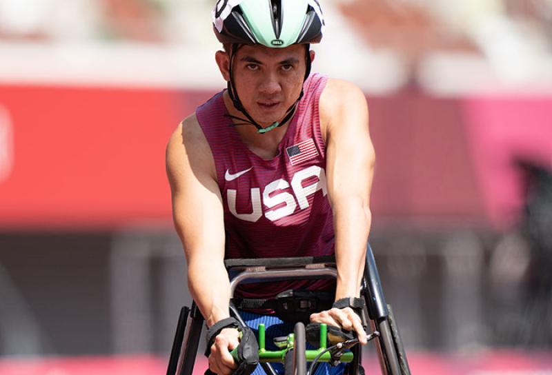 Raymond Martin competes in the 400-meter T52 preliminary round at the 2020 Tokyo Paralympic Games. (Kusomoto Photo)